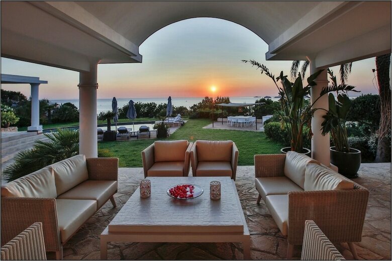 Villa Iridia By The Pearls Collection