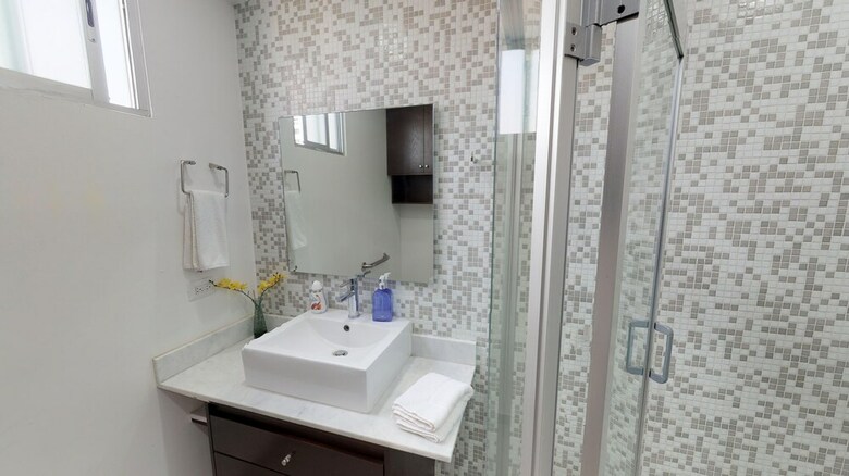 Comfortable And Trendy Apartment 2c