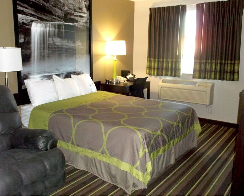 Hotel Super 8 By Wyndham Brookings