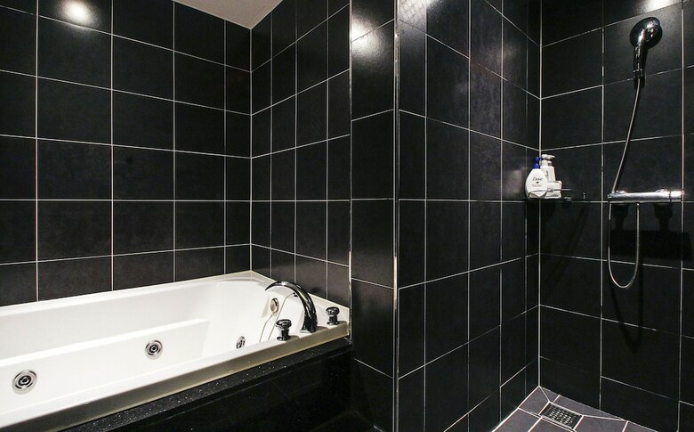 Yeoubi Hotel