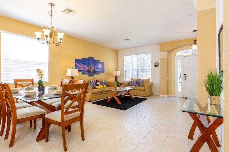 Svv 079 - Windsor Retreat 6 Bed Pool Home