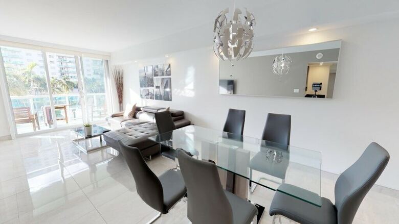 Premium 2 Bedroom +den Apartment Or-202