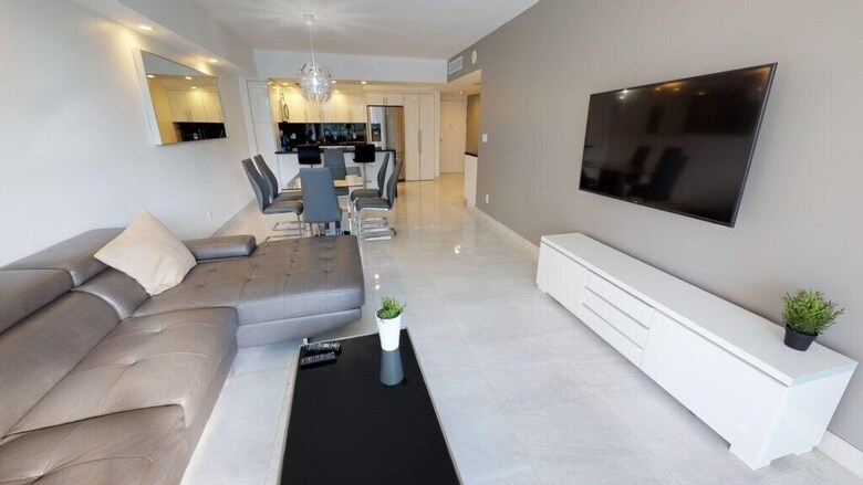 Premium 2 Bedroom +den Apartment Or-202