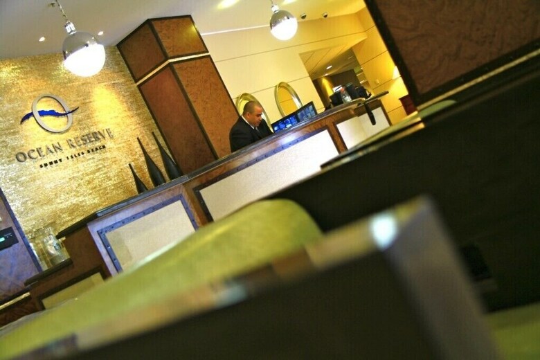 Premium 2 Bedroom +den Apartment Or-202
