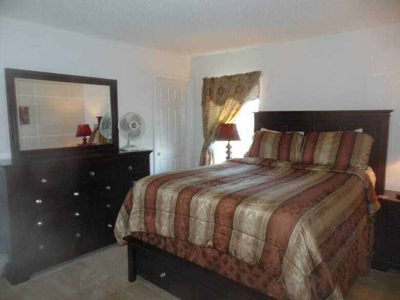 5 Bedroom, 3 Bath Disney Conservation View Home!