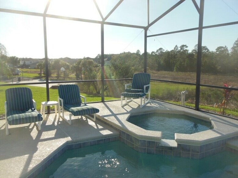 5 Bedroom, 3 Bath Disney Conservation View Home!