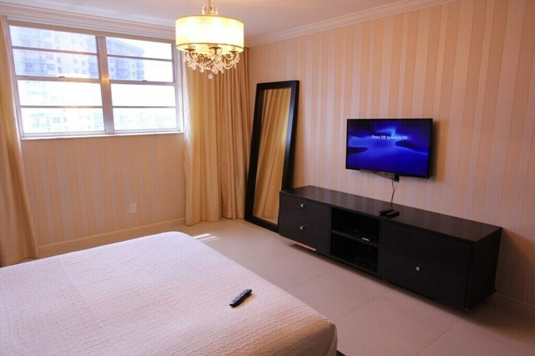 1 Bedroom Bay View Or814