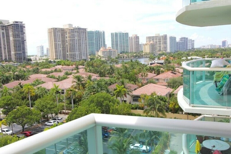 1 Bedroom Bay View Or814