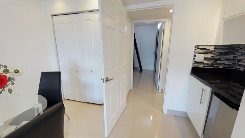Premium 2 Bedroom + Den Apartment Or201