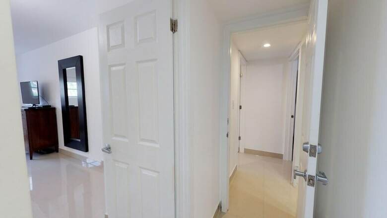 Premium 2 Bedroom + Den Apartment Or201