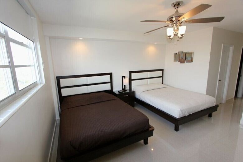 1 Bedroom Bay & Ocean View Or1520