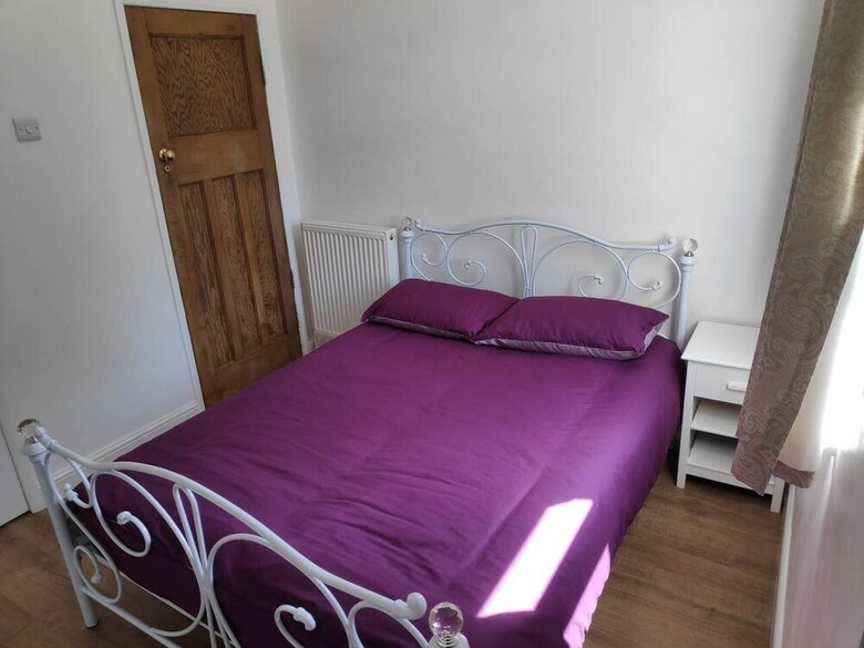 Dbl Bed Wifi Ensuite Netflix Bham