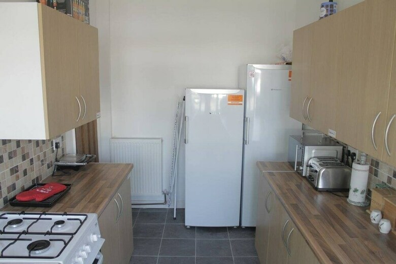 Dbl Bed Wifi Ensuite Netflix Bham