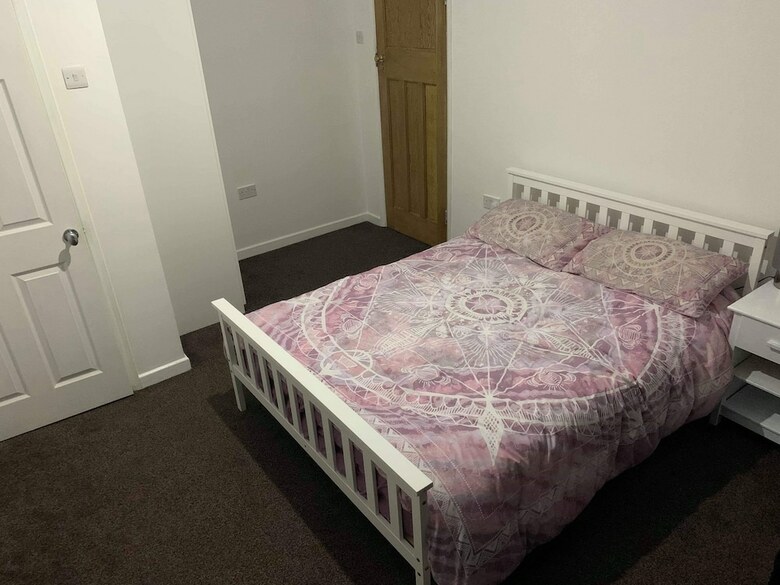 Dbl Bed Wifi Ensuite Netflix Bham