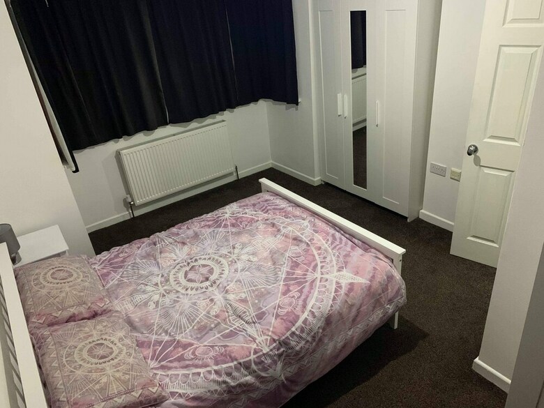 Dbl Bed Wifi Ensuite Netflix Bham
