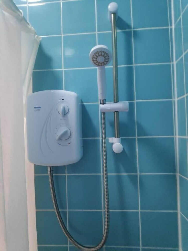 Dbl Bed Wifi Ensuite Netflix Bham