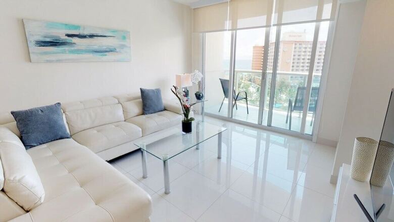 Premium 1 Bedroom +den Ocean View Or925