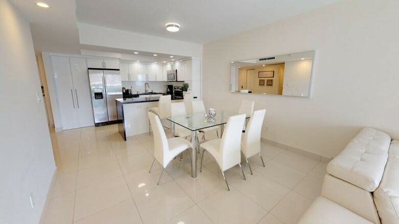 Premium 1 Bedroom +den Ocean View Or925