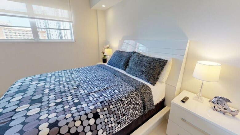 Premium 1 Bedroom +den Ocean View Or925