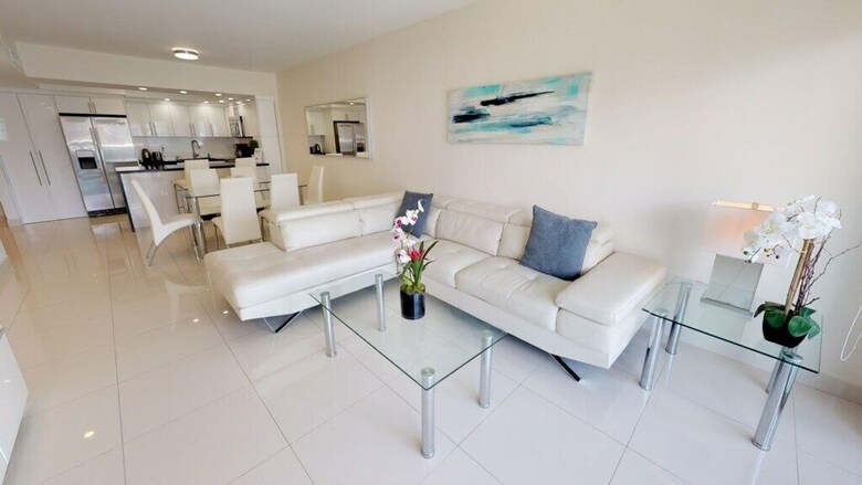 Premium 1 Bedroom +den Ocean View Or925