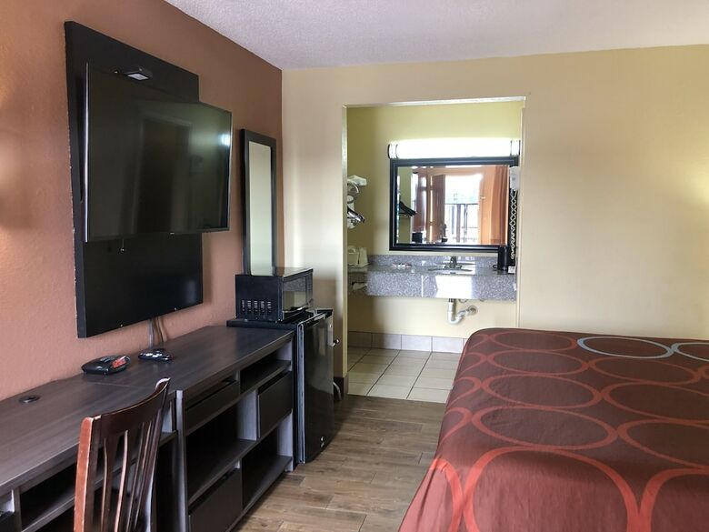 Motel Super 8 By Wyndham Tulsa