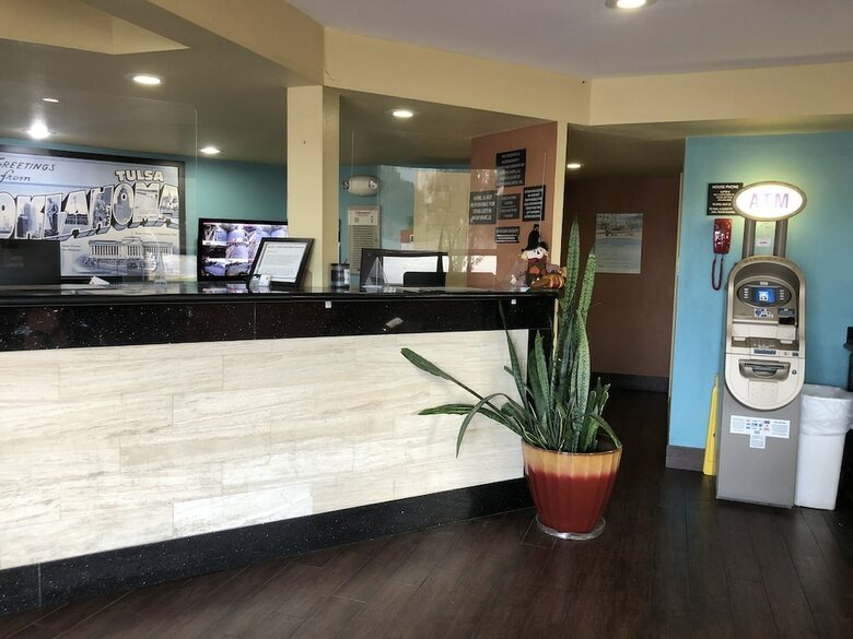 Motel Super 8 By Wyndham Tulsa