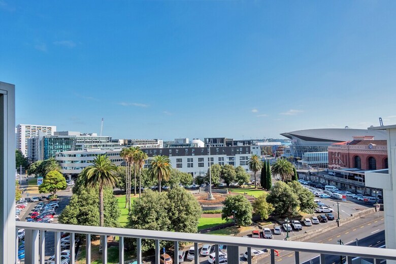 Stylish Central 2 Bedroom Apartment