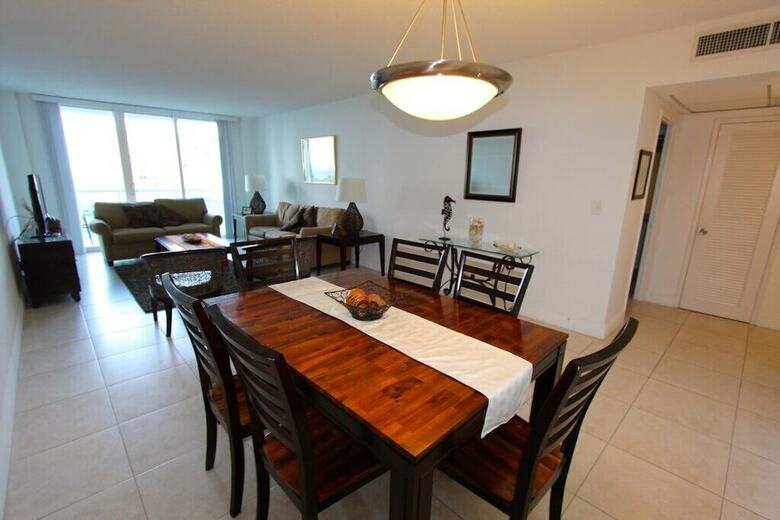 Standard 1 Bedroom Ocean View Or805