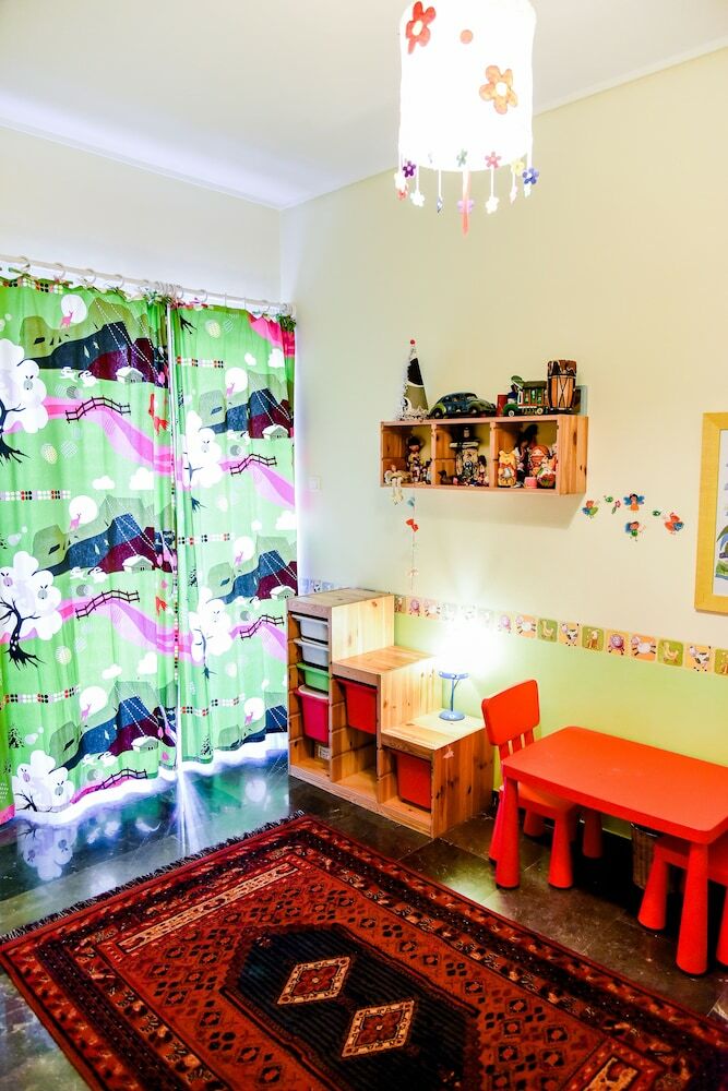 Family Apartment In Nea Smirni