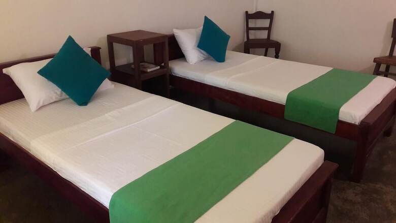 Hotel Hawk Holidays