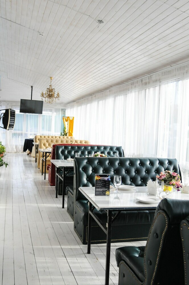 Hotel Kartmazovo Town