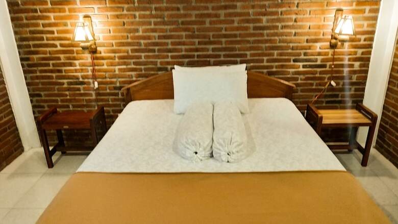Hostal Genthong Homestay - Hostel