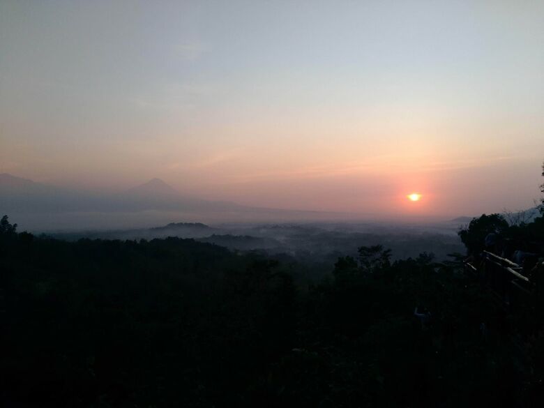 Hostal Genthong Homestay - Hostel
