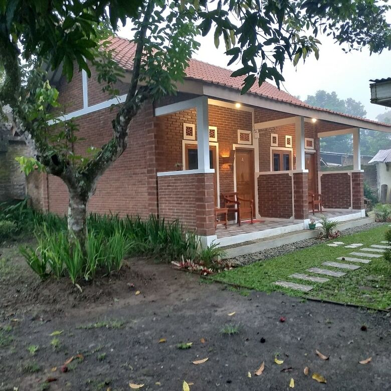 Hostal Genthong Homestay - Hostel