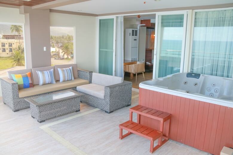 Punta Baler Hotel