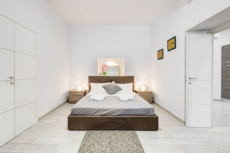 New Apartment In Front Of Ara Pacis