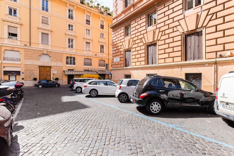 New Apartment In Front Of Ara Pacis