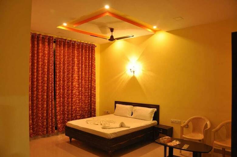 Hotel Pride Residency
