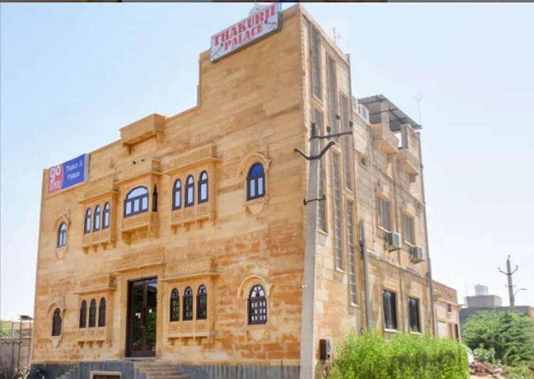 Hotel Thakur Ji Palace