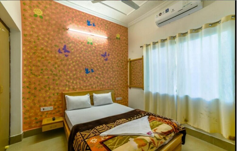 Hotel Thakur Ji Palace