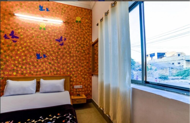 Hotel Thakur Ji Palace