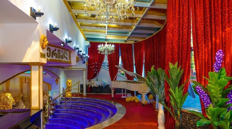 Grand Georgian Palace Hotel