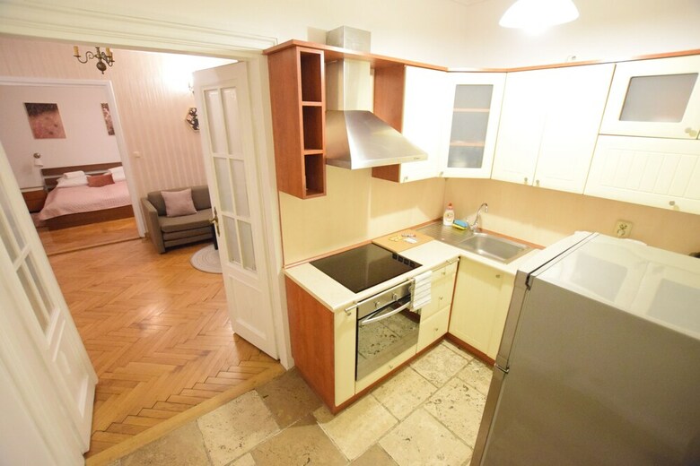 Elegant Apartment Universitas