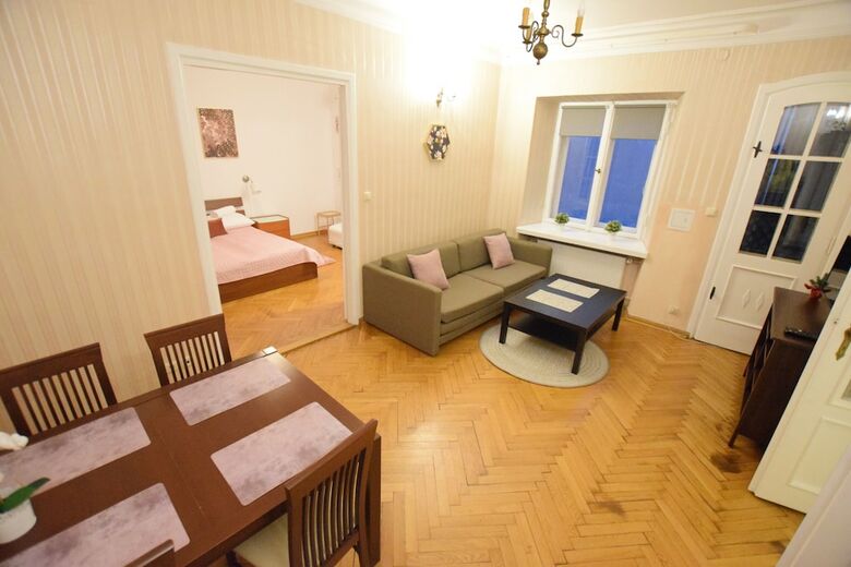 Elegant Apartment Universitas