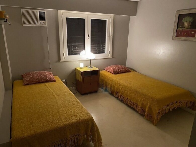 Hotel Deaf Twins Bed Breakfast