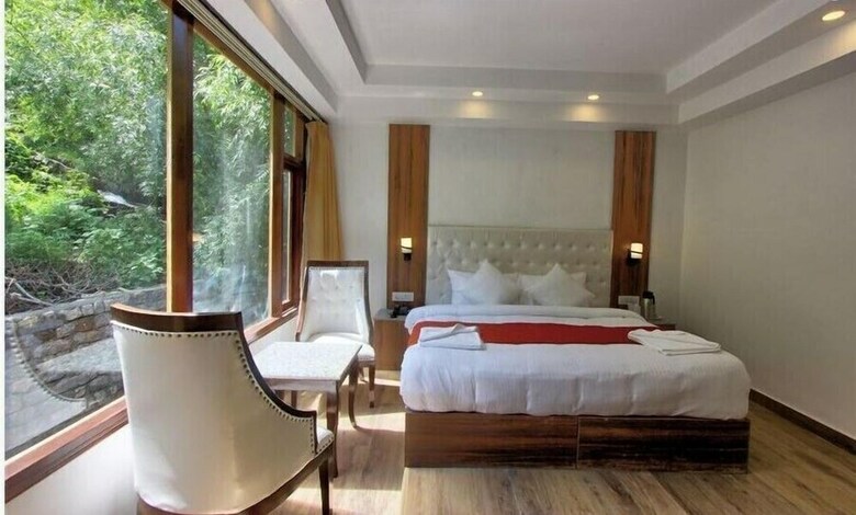 Apple Bud Cottages And Hotels