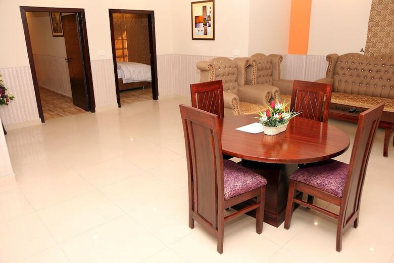 Bed & Breakfast Hak Mall Suites