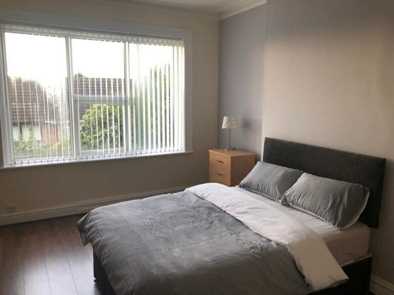 Residencia Large Eight Bedroom House