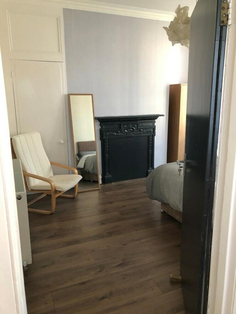 Residencia Large Eight Bedroom House
