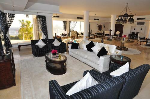 Carlton Luxury Apartments